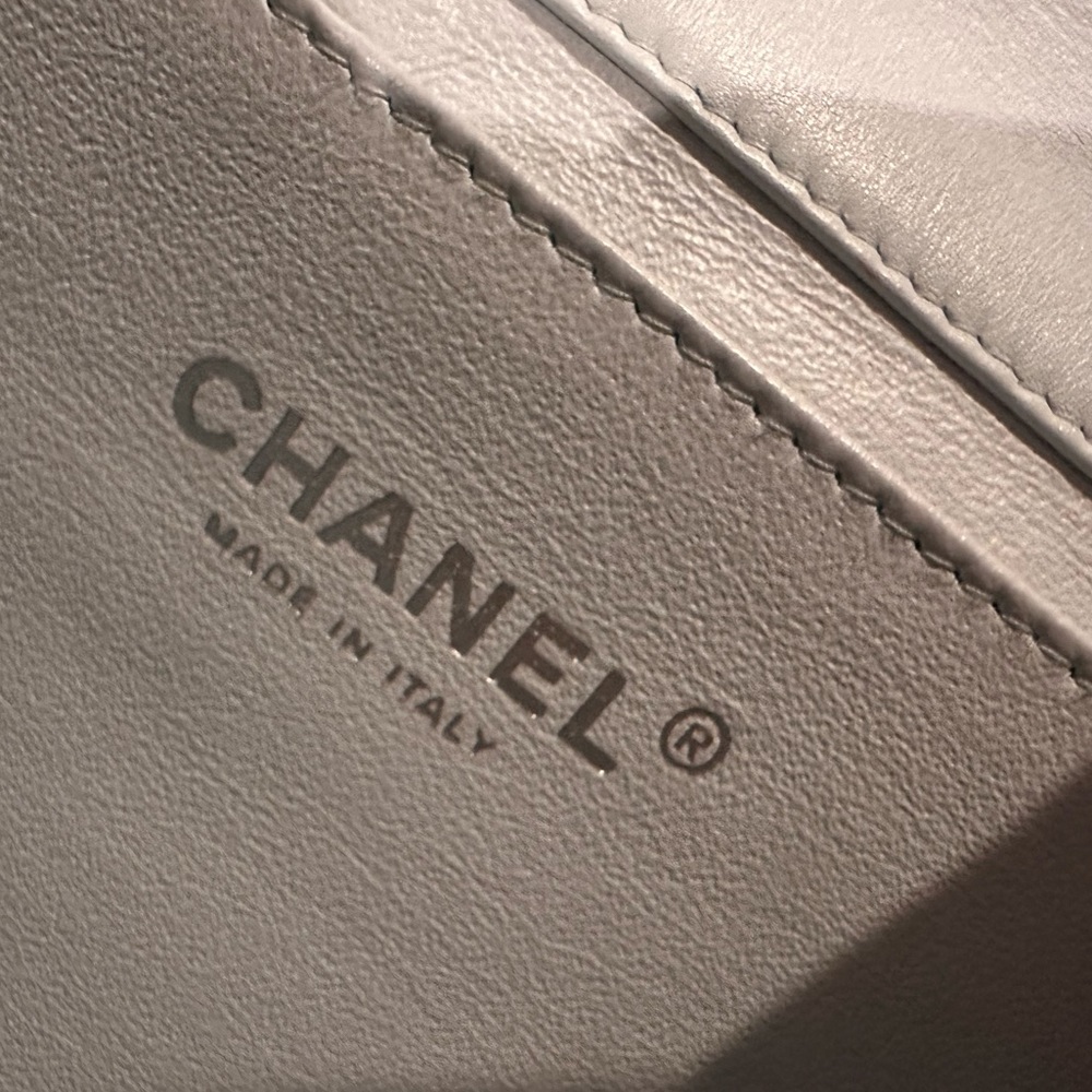 Chanel New Clutch - Picture 4 of 6